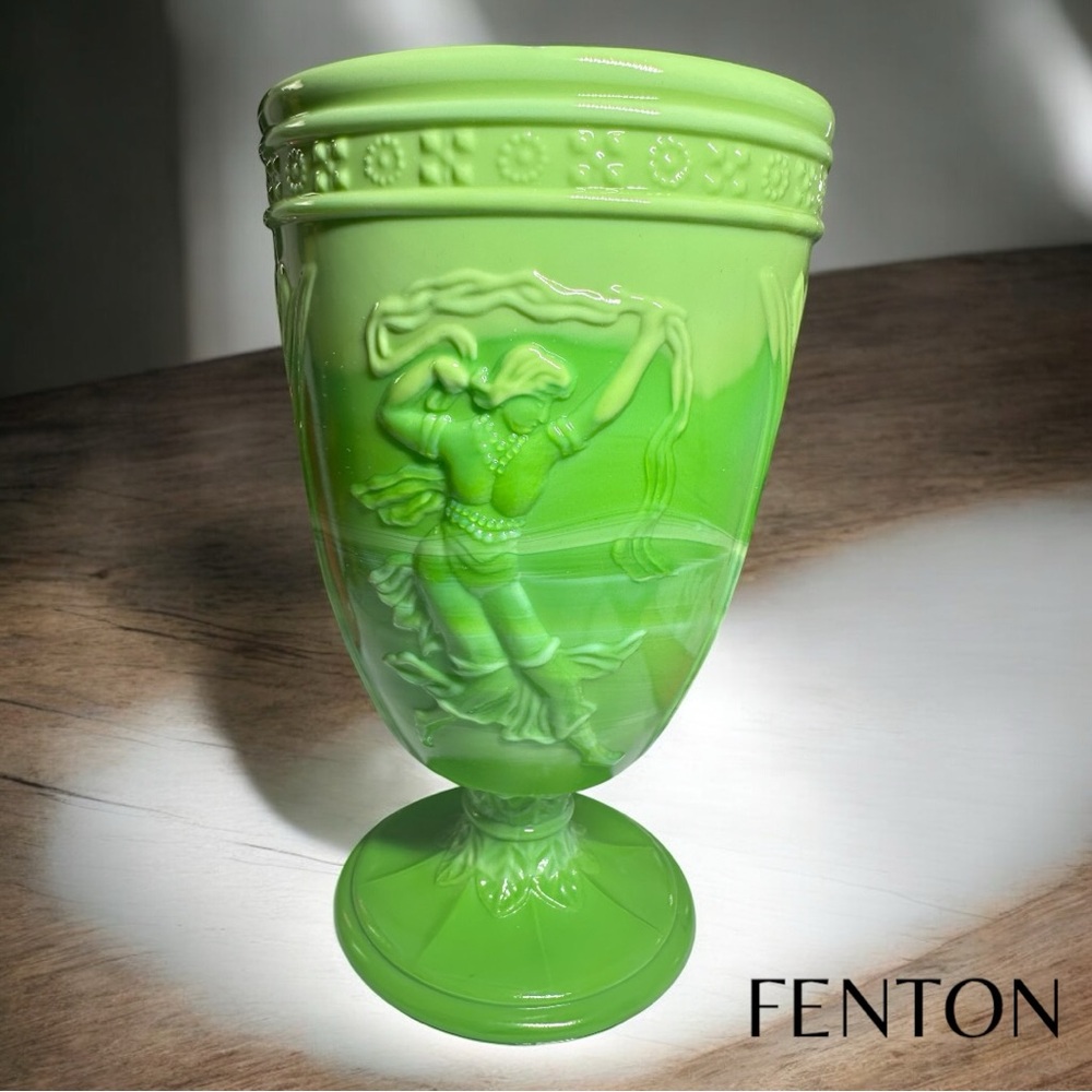 Fenton CHAMELEON Green Dancing Ladies Vase (EUC)